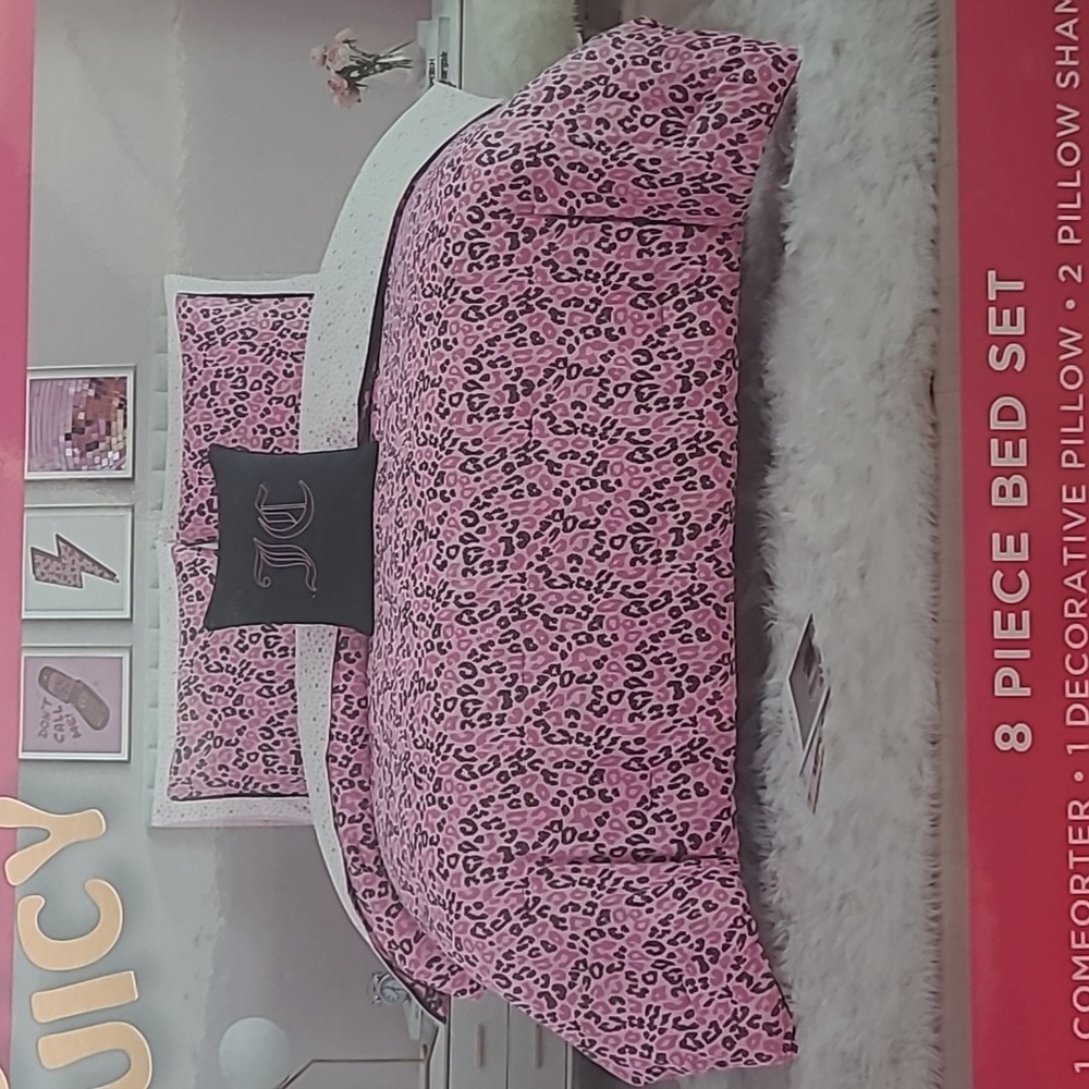 Juicy Couture Pink Comforter Set Luxurious Bedding - Queen - Picture 3 of 11